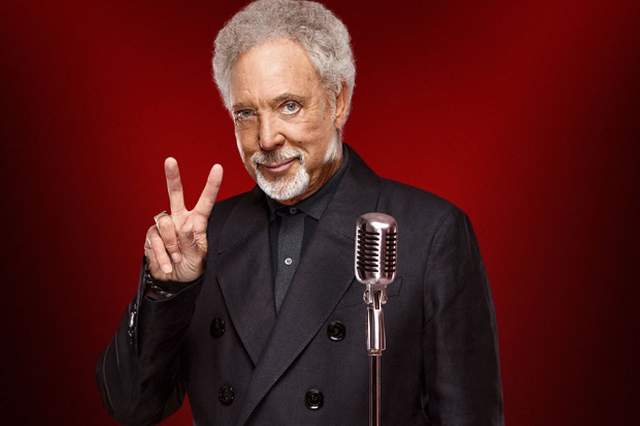 Известные международные. Tom Jones. Том Джонс (певец). Tom Jones 2021. Том Джонс молодой.