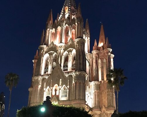 La Parroquia, San Miguel de Allende, 2022, Trules