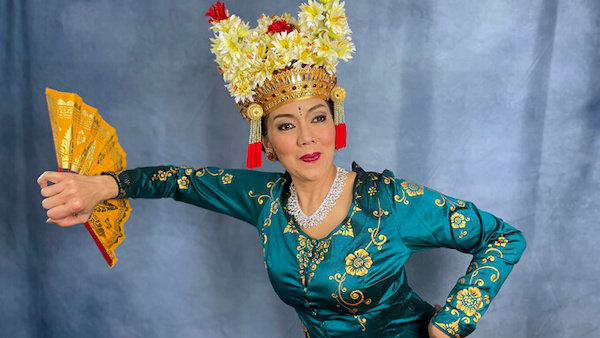 Balinese dancer in yellow headdress